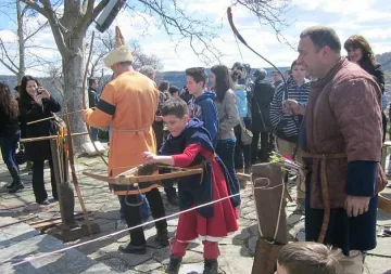 Стрелба с лък и лов със соколи в Търново