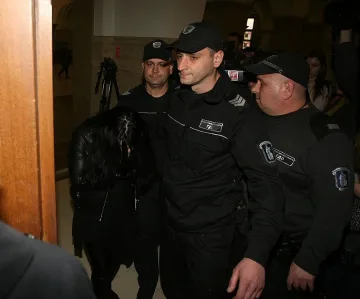 ОБЗОР: Оставиха шофьорката от "Тракия" в ареста