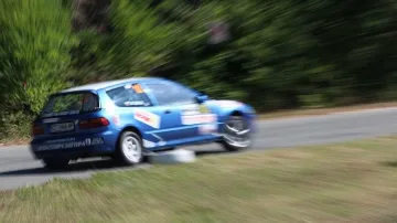 Автомобил се вряза в публиката на рали в Шумен /ОБНОВЕНА/