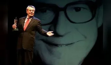 Почина Милош Форман