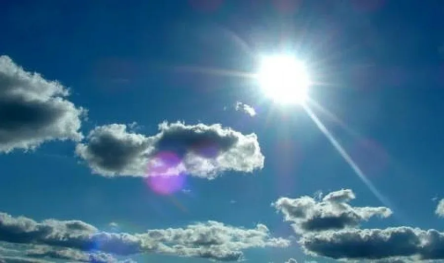 Облаци в планините, мъгла по морето