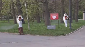 Започна обработката на парковете срещу кърлежи и комари