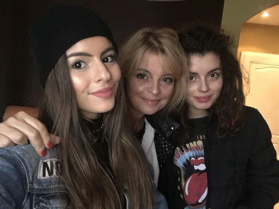 Моето семейство х 3