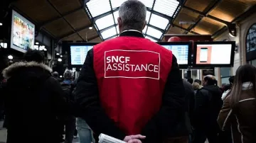 Франция загуби 100 млн. евро от стачките