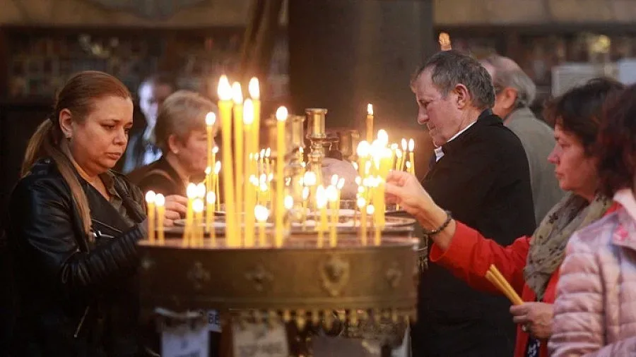 Утреня и Пасхална Св. Литургия за втория ден на Великден