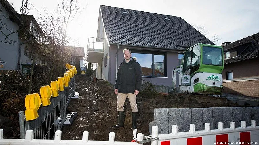 Супер евакуация заради бомба в Германия