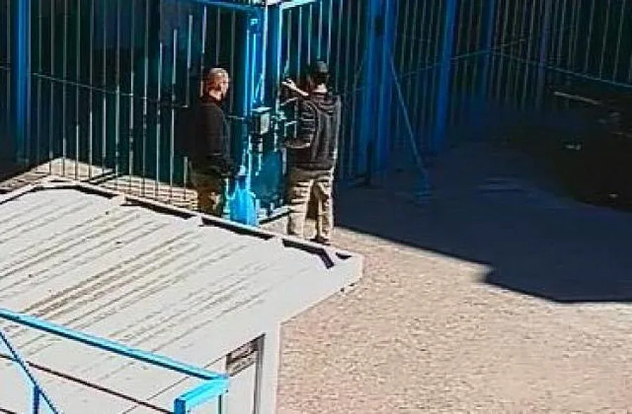 МВР пусна снимки на Колев и Пелов от деня на бягството