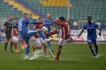 Премиерът определил кога да играят "Левски" и "ЦСКА-София"