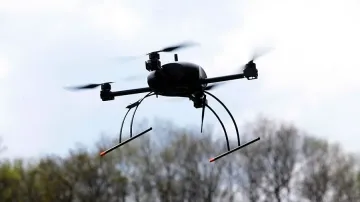 Зрелищен провал на първата пощенска пратка с дрон