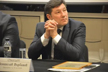 ДИСКУСИЯ НА "СТАНДАРТ". Венцислав Върбанов: Отива си цяло поколение в преработвателната индустрия