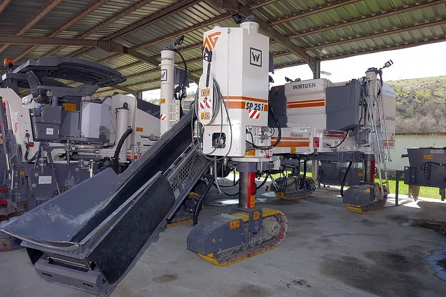 Агромах с първа за България многофункционална бетонополагаща машина от последно поколение