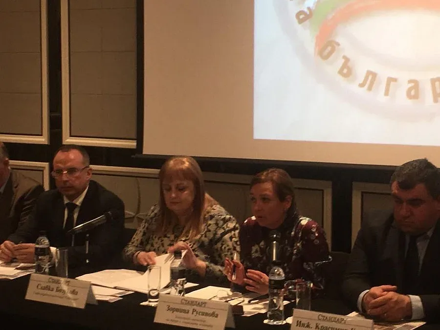 НА ДИСКУСИЯТА НА "СТАНДАРТ": Внасяме молдовци в земеделието