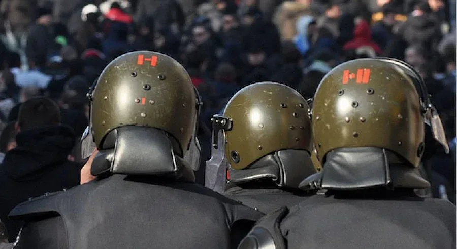 Проверка в МВР заради полицейски каски по 1000 лв. броя