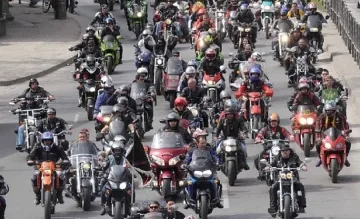 Стикери със сърца ще получат рокерите от полицаите