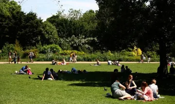 През април: От -1 до 33 градуса