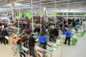 Напълно обновеният „Практикер" – Люлин отвори врати