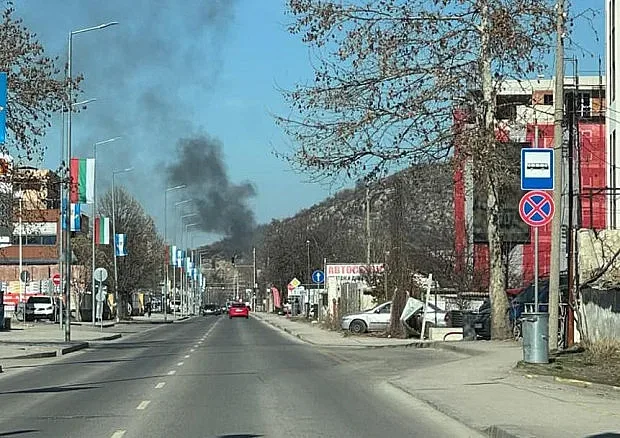 Черни облаци в Пловдив. Летят пожарни