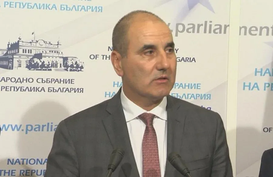 Цветанов: Радев обслужва чужди интереси