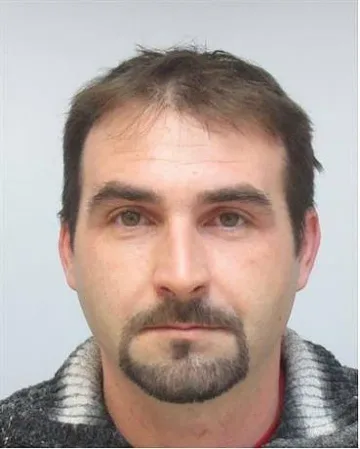 Абсурд: Мъж разбра от Facebook, че СДВР го издирва