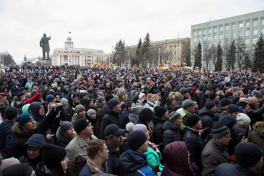 Протест срещу властта с искане за оставки и затвор в Кемерово