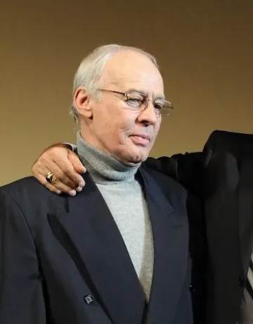 Иван Иванов слиза от Оборище за Икар