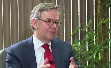 Наблюдаваме внимателно виртуалните валути