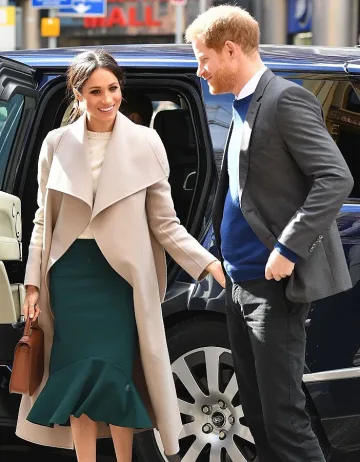 Меган Маркъл вече се държи и облича като истинска принцеса 