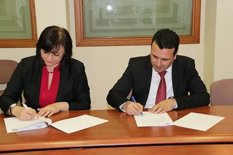 БСП подписа споразумение на междупартийно партньорство със Зоран Заев