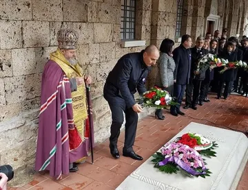 Цветанов се преклони пред саркофага на цар Калоян