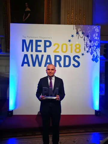 Евродепутатът Илхан Кючюк спечели отличието „Евродепутат на годината“ в категория „Култура и медии“ 