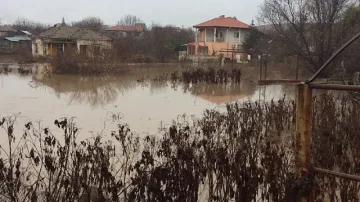 Десетки хора в Бургаско са в готовност за евакуация