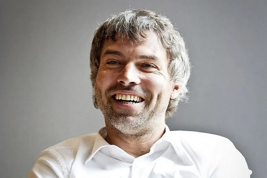 Келнер купува и "Теленор" за 2,8 млрд. евро