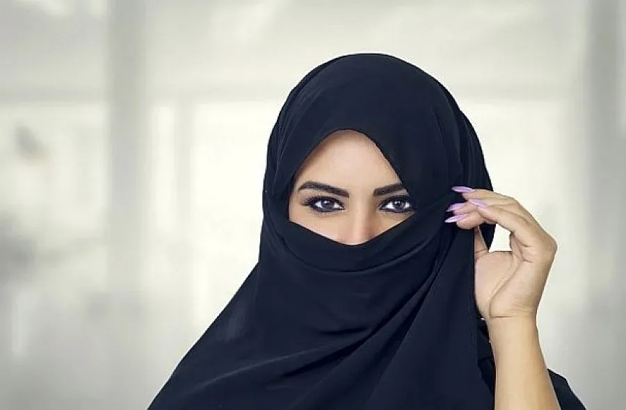 Отмениха задължението на саудитските жени да покриват главите си