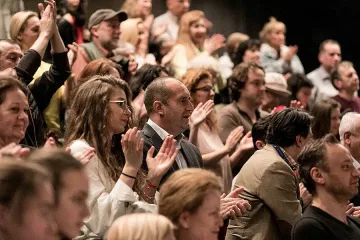 Румен Радев заведе дъщеря си на театър
