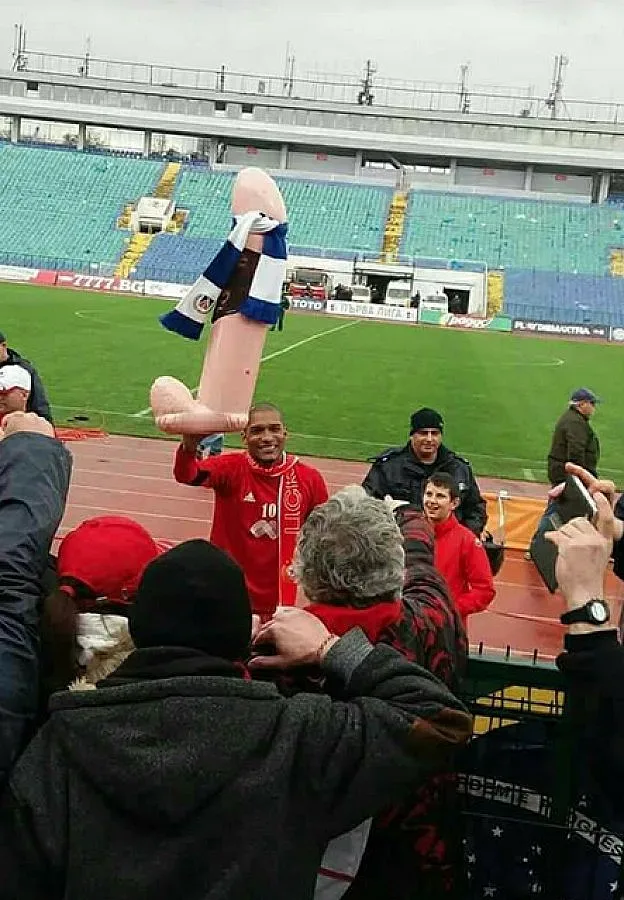 "Левски" сезира прокуратурата за простотиите на Каранга