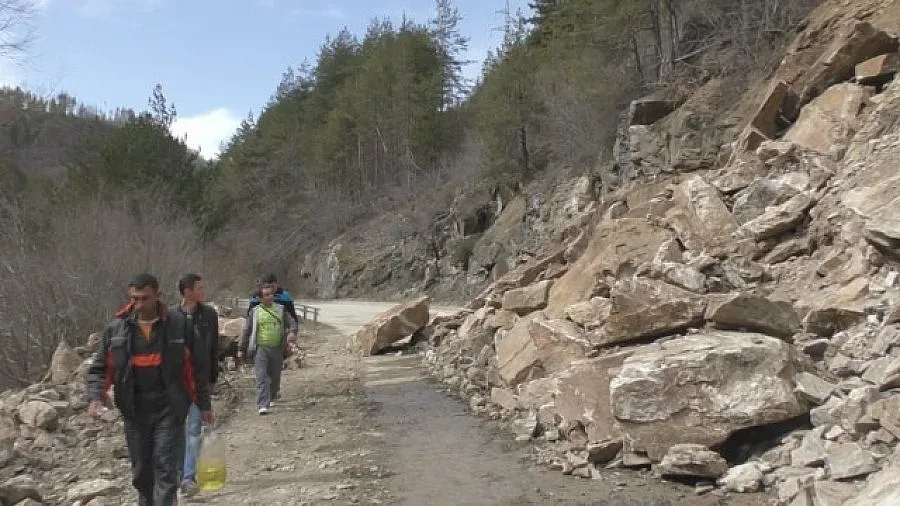 Водещи специалисти ще търсят за конкретните мерки за свлачището в Смолянско