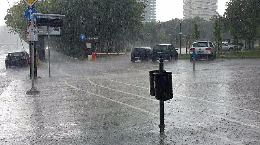 Дъжд, та чак и сняг