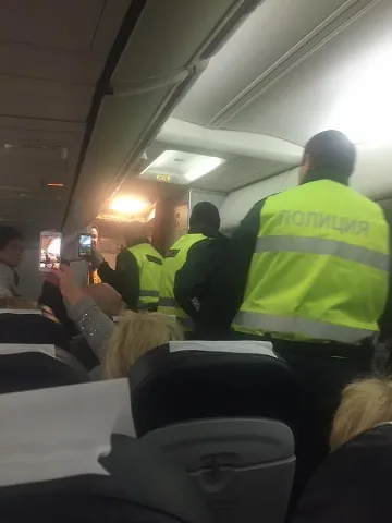 Пияница приземи аварийно самолет в София