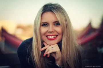 Стефана Белковска: Любовта е неподвластна на разстояния и лъжи