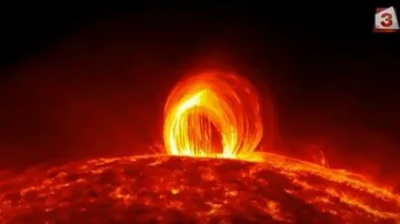 Мощна слънчева буря удря Земята до дни