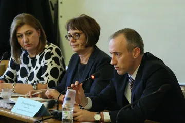 Запазват уседналостта при записването на първолаците