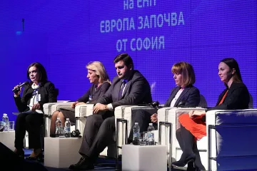 Политици от ЕНП обсъдиха перспективите на младежите в ЕС