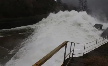 Река Скът и язовир Рогозен преливат