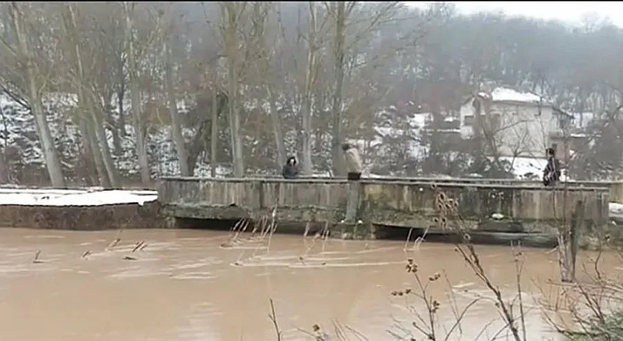 Напрегната и безсънна нощ за хората от община Хайредин заради язовир „Рогозен“
