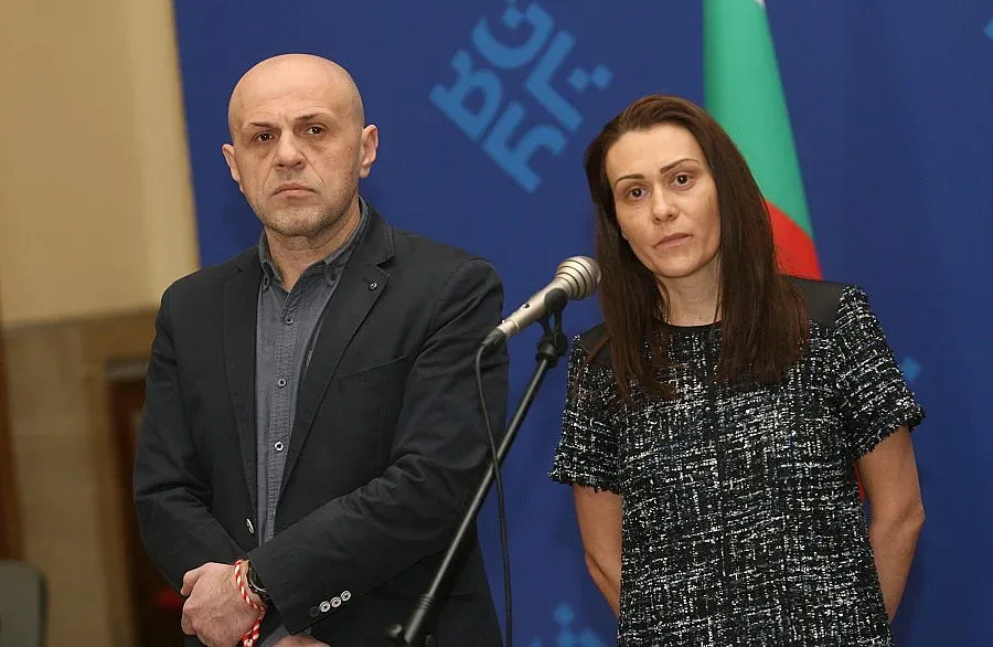 Дончев: ЧЕЗ не е предлагал на правителството да участва в сделката