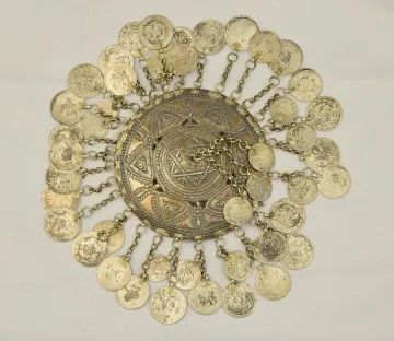 Колекционер показва магически бижута в НИМ