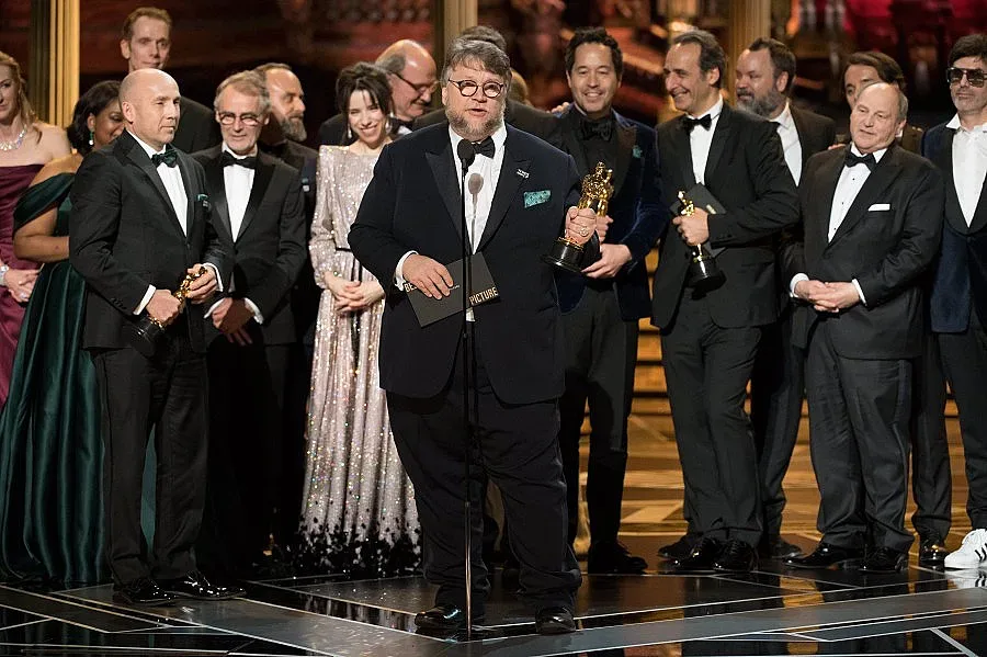 ОБЗОР: "Формата на водата" - големият победител на Оскарите