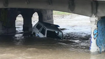 Патрулка излетя във Владайска река /ОБНОВЕНА/