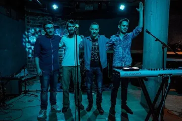 INNERGLOW представиха новата си песен "Rising Sun" в "Строежа"