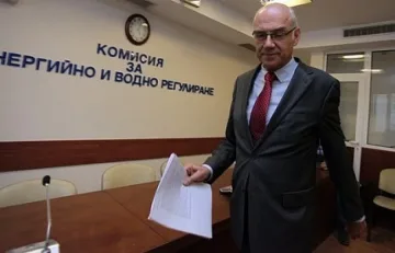КЕВР обещава да "не вдига рязко" цената на тока